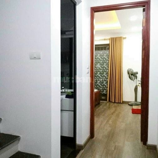 CHÍNH CHỦ CHO THUÊ NHÀ NGUYÊN CĂN, KHÉP KÍN  Đ/C: Số 10A - Ngõ 696 Đườ