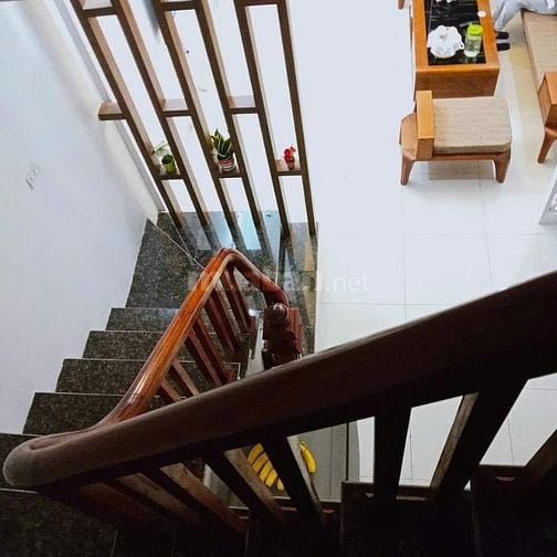 CHÍNH CHỦ CHO THUÊ NHÀ NGUYÊN CĂN, KHÉP KÍN  Đ/C: Số 10A - Ngõ 696 Đườ