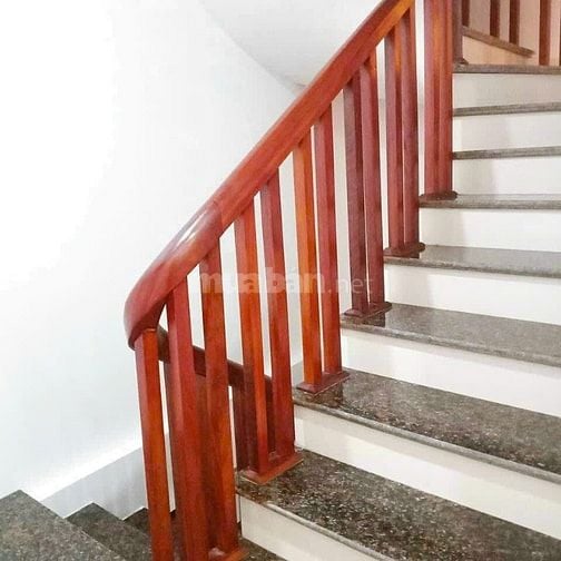 CHÍNH CHỦ CHO THUÊ NHÀ NGUYÊN CĂN, KHÉP KÍN  Đ/C: Số 10A - Ngõ 696 Đườ