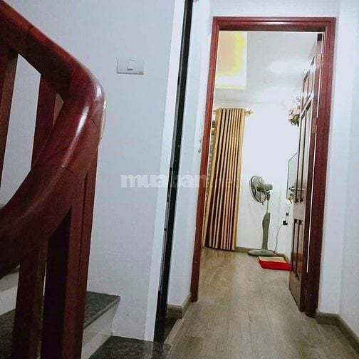 CHÍNH CHỦ CHO THUÊ NHÀ NGUYÊN CĂN, KHÉP KÍN  Đ/C: Số 10A - Ngõ 696 Đườ
