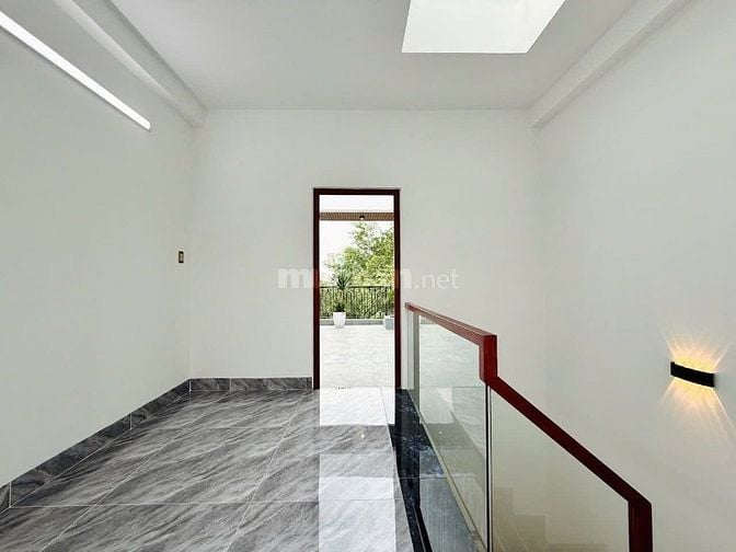 Bán gấp căn nhà 52.8m2 gần TTTM Gigamall, Thủ Đức. Giá: 2 Tỷ 450, SHR
