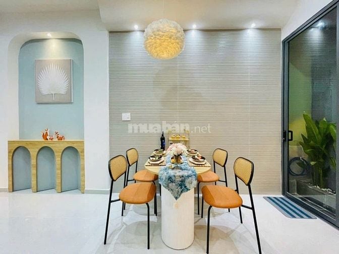 Bán gấp căn nhà 52.8m2 gần TTTM Gigamall, Thủ Đức. Giá: 2 Tỷ 450, SHR