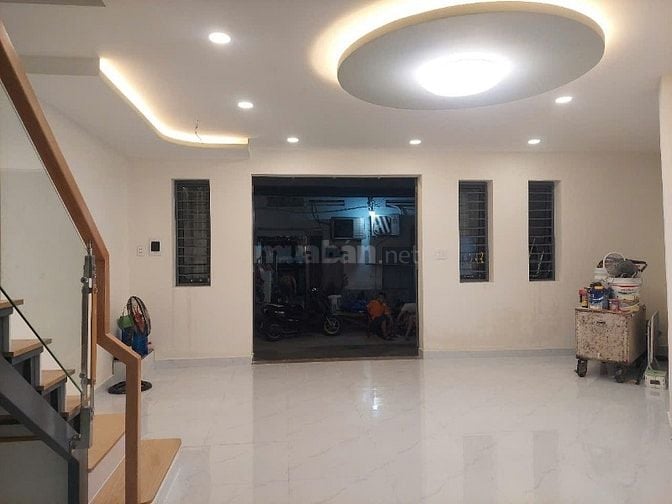 Bán nhà 3ty4 gần Võ Văn Kiệt gần chợ gần trường học gần tên lửa gần si
