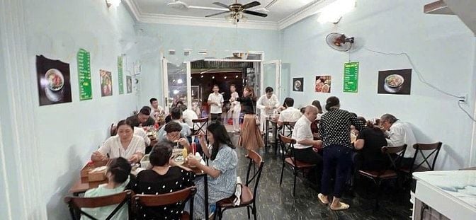 Bấn Gấp nhà Kinh doanh phở Ngay chợ Bình Chánh, 1ty050tr, SHR