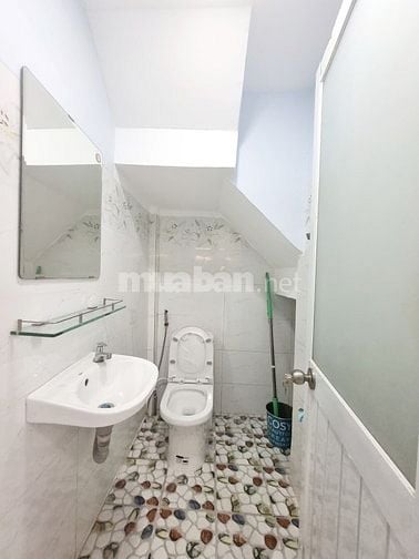 🏡 NHÀ Q7 – HUỲNH TẤN PHÁT 💰 GẦN 30m² – 3 TẦNG – 2PN – GIÁ NHỈNH 3T 