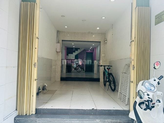 CHÍNH CHỦ CHO THUÊ MẶT BẰNG 180 CAO ĐẠT, PHƯỜNG 1, QUẬN 5
