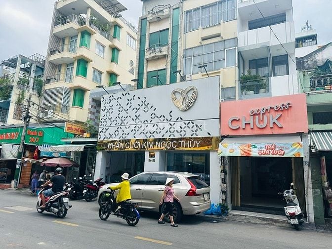 CHÍNH CHỦ CHO THUÊ MẶT BẰNG 180 CAO ĐẠT, PHƯỜNG 1, QUẬN 5