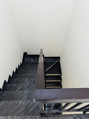 Nhà đường Kinh Dương Vương - gần bến xe Miền Tây, Dt: 4x10m - 3,5 tầng