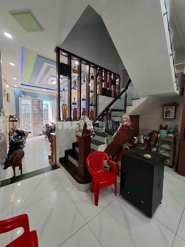 Nhà đường Kinh Dương Vương - gần bến xe Miền Tây, Dt: 4x10m - 3,5 tầng