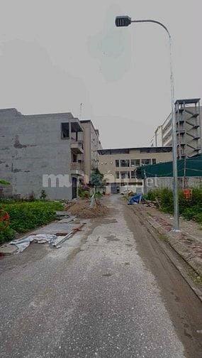 bán cắt lỗ lô đất dịch vụ trạm trôi, cần tiền nên bán gấp