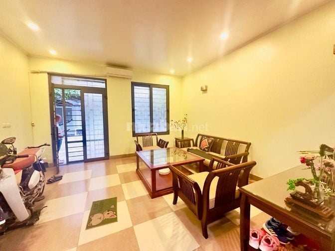Bán nhà phân lô ngõ 61 Lạc Trung, ngõ ô tô tránh, có vỉa hè, 90m2, 4 t