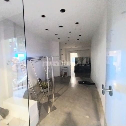 Mặt Bằng Đẹp( 4x15) Riêng Biệt Ngay Khu Víp MT Lê Văn Sỹ P11 Phú nhuận