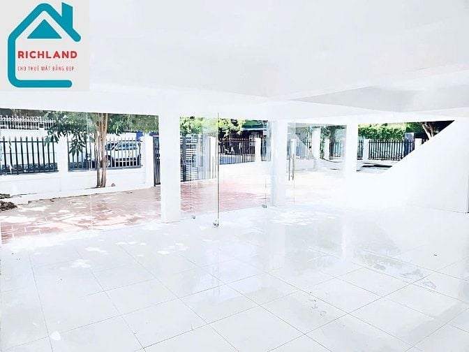 Cho Thuê Biệt Thự GÓC 2MT 01 Trần Văn Sắc, PThảo Điền,Q2_ DT:20m x 26m
