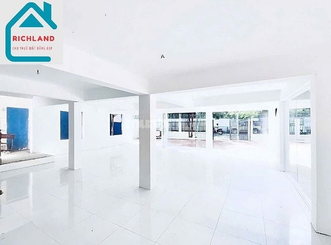 Cho Thuê Biệt Thự GÓC 2MT 01 Trần Văn Sắc, PThảo Điền,Q2_ DT:20m x 26m