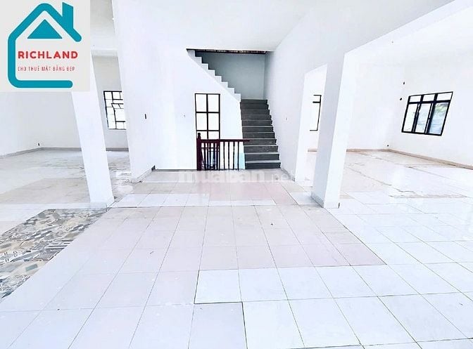 Cho Thuê Biệt Thự GÓC 2MT 01 Trần Văn Sắc, PThảo Điền,Q2_ DT:20m x 26m