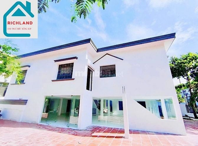 Cho Thuê Biệt Thự GÓC 2MT 01 Trần Văn Sắc, PThảo Điền,Q2_ DT:20m x 26m