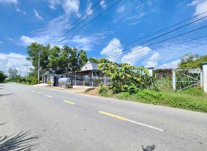 Lô đất ngay mặt tiền đường Ba Sa, Củ Chi. Đường nhựa 10m, giá 610Tr