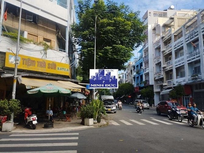 Cho thuê nhà mặt tiền Phú Giáo, P.12, Q.5 giá 18tr