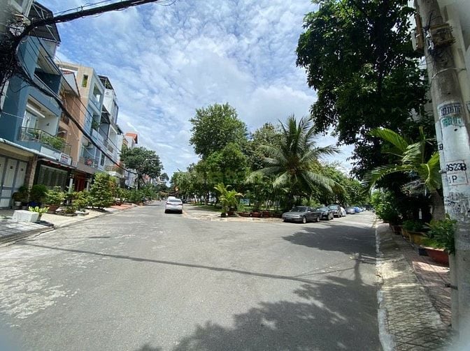 Bán nhà đường số 24B, Khu Tên Lửa, ngay công viên, 4x20m, 3 tấm, 9.9 t