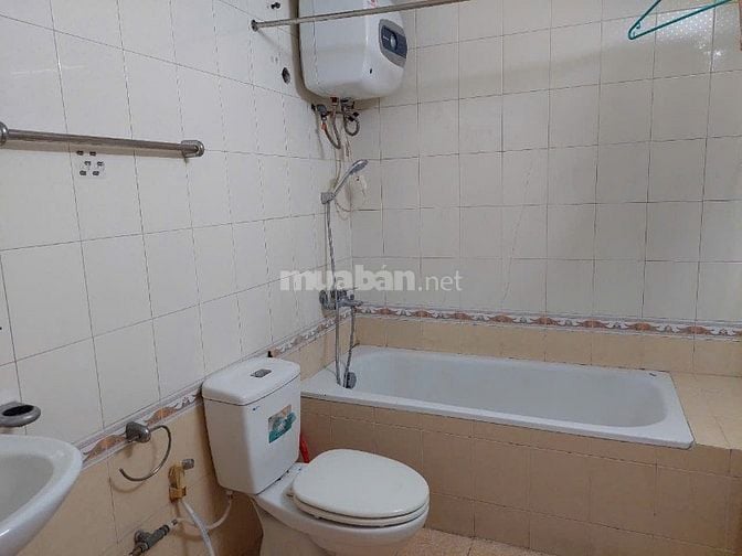 Cho thuê căn hộ studio tầng 2 ngõ phố Quán Thánh, gần hồ Trúc Bạch