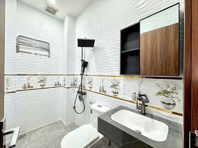 Bán nhà hẻm xe hơi 5m đường Hòa Bình, Phường 5, Quận 11, nhà mới đẹp