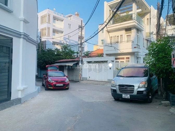 🌈 Bán CHDV 4Lầu DT Lớn Đường Nguyễn Văn Đậu, P7, Quận - BT