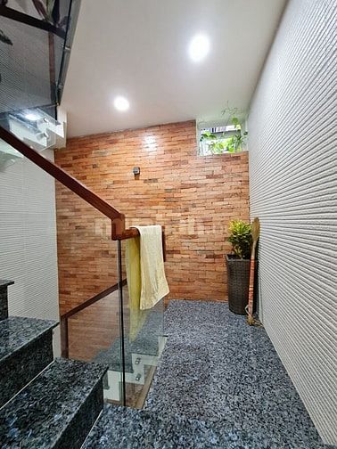Ngộp NH, cần bán nhà Q7, vài bước ra HXH, 4x12m, 2 tầng, chỉ 6.X tỷ