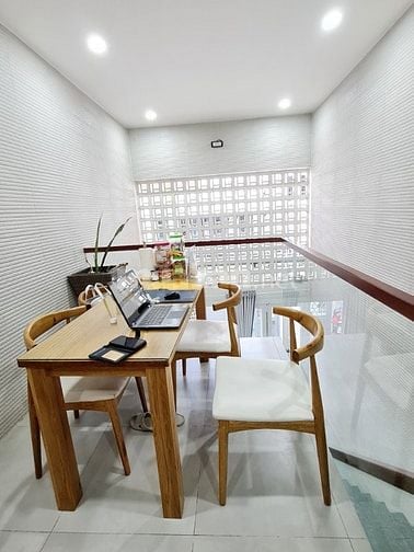 Ngộp NH, cần bán nhà Q7, vài bước ra HXH, 4x12m, 2 tầng, chỉ 6.X tỷ