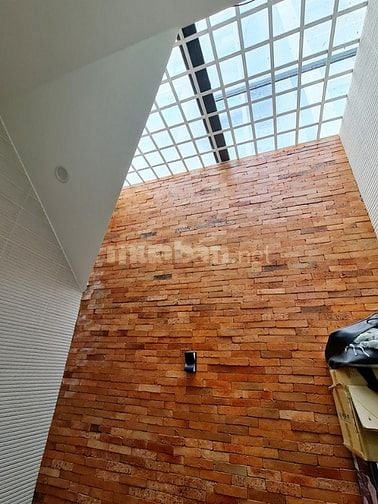 Ngộp NH, cần bán nhà Q7, vài bước ra HXH, 4x12m, 2 tầng, chỉ 6.X tỷ