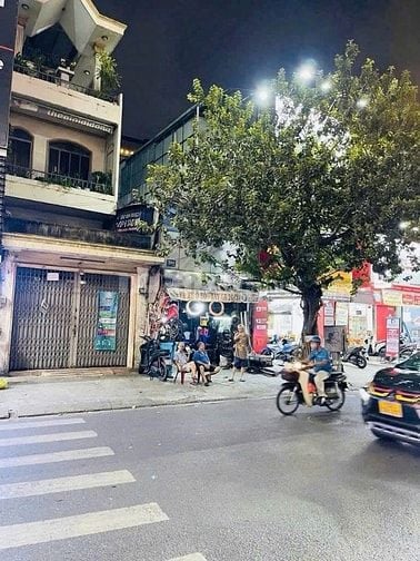 Cần bán nhà mặt tiền số 200 Hoàng Văn Thụ, P4, Tân Bình giá 22 tỷ