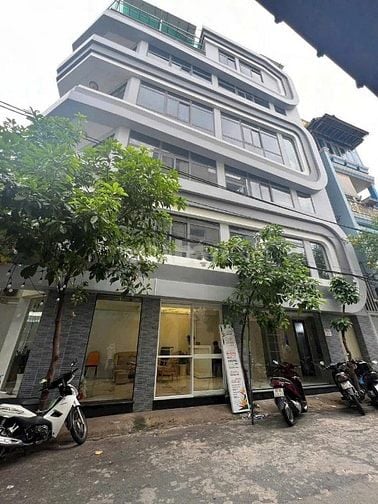 Bán nhà mặt tiền Hà Tôn Quyền,P.6,Q.11,dt: 3,7 x 16 nhà, 3 lầu 13,7 ỷ