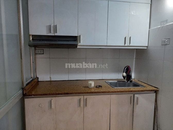 Cho thuê căn hộ studio tầng 2 ngõ phố Quán Thánh, gần hồ Trúc Bạch