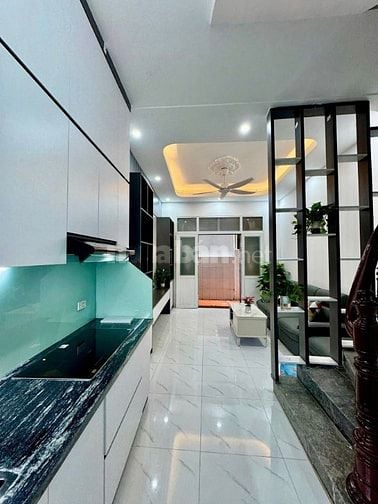 Nhà Đẹp Gần Đường Nguyễn Đức Cảnh, Hoàng Mai 23/27m, 5 tầng,  5.95 tỷ