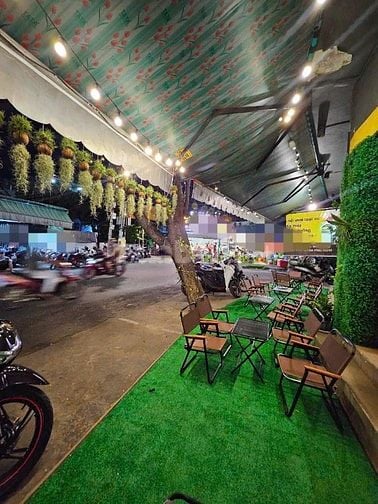 Sang góc Cà phê HXH Tân Sơn Nhì - 130 Triệu