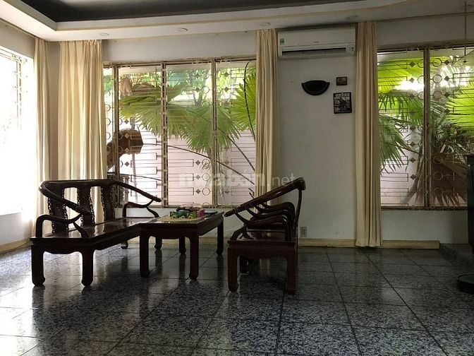 Bán biệt thự ngay mặt tiền Nguyễn Văn Trỗi, P11, PN. DT 18X12m, 1tr2l,