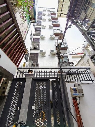 Bán nhà Giảng Võ dòng tiền 2 tỷ/năm, Dt 111m2, 8t, mt 10m, giá 34.8 tỷ