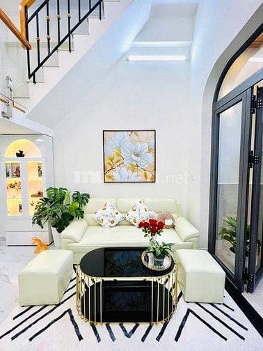 Sổ hồng chính chủ nhà mới hoàn công đầy đủ