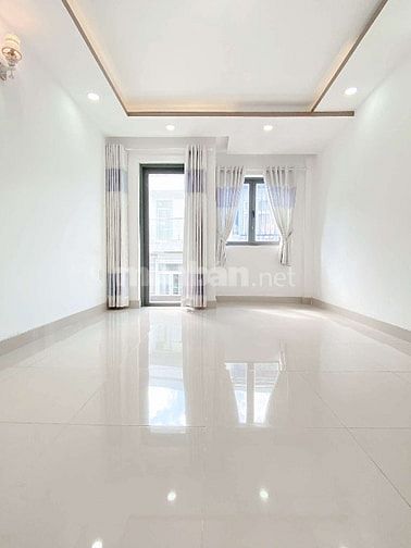 Siêu Phẩm Hẻm Nhựa Phan Xích Long Phú Nhuận - 5 Tầng Mới Cóng Ở Liền