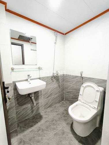 Bán nhà Giảng Võ dòng tiền 2 tỷ/năm, Dt 111m2, 8t, mt 10m, giá 34.8 tỷ