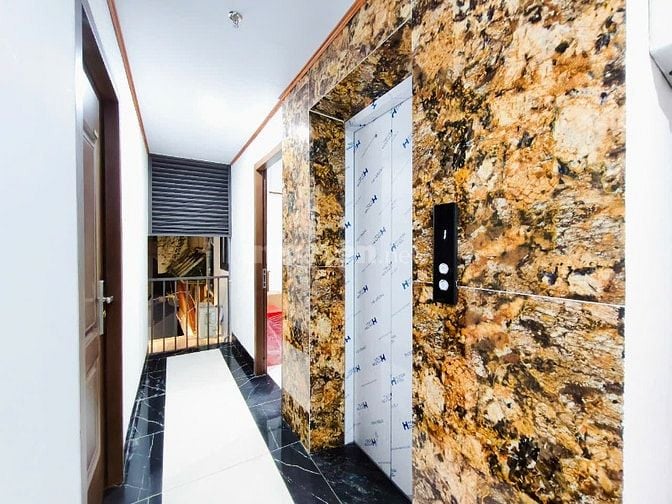 Bán nhà Giảng Võ dòng tiền 2 tỷ/năm, Dt 111m2, 8t, mt 10m, giá 34.8 tỷ
