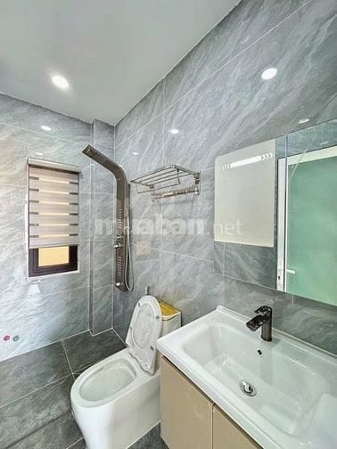 NHÀ BÌNH TÂN (4M x 16M) NGAY LÊ VĂN QUỚI. ĐƯỜNG NHỰA XE HƠI 10M THÔNG!