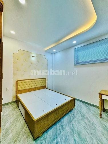 Đi nước ngoài định cư bán gấp nhà ở đường Âu Cơ, phường Phú Trung, quậ