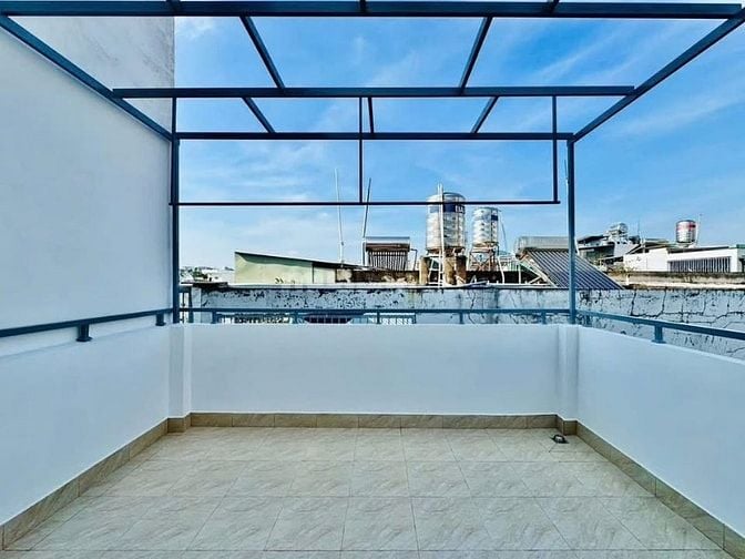 Đi nước ngoài định cư bán gấp nhà ở đường Âu Cơ, phường Phú Trung, quậ