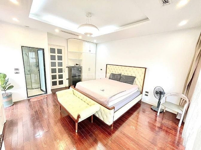 Bán Nhà vườn lô góc, 3 mặt thoáng, 5 ô tô đỗ trước cửa,Spa, Clinic,...