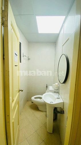 Bán nhà mặt phố Hoàng Ngân Q Cầu Giấy, 70m2, 4 tầng, MT 5,5m giá 22 tỷ
