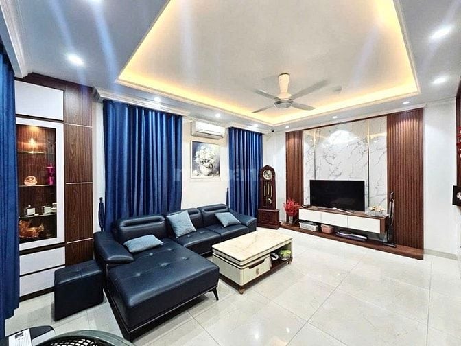 Bán nhà trung tâm quận Thanh Xuân, phố Khương Trung DT 40m 5T Nhà Mới