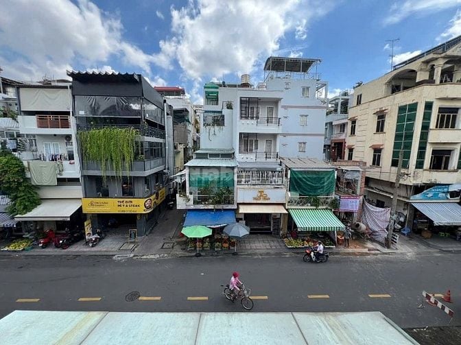 Mặt Tiền Phùng Văn Cung Ngang 5m đúng 1 căn bán ,5x20, 4 tầng ,16,5 TỶ