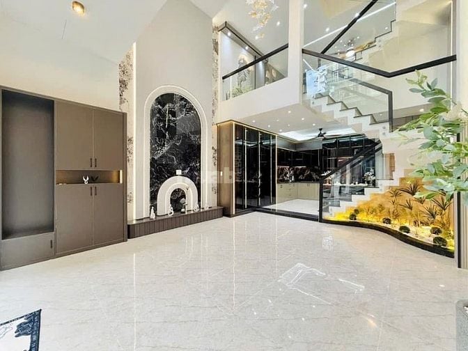 Đi nước ngoài định cư bán gấp nhà ở đường Trần Trọng Cung, phường Phú 