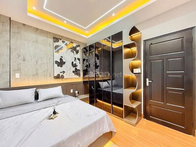 Đi nước ngoài định cư bán gấp nhà ở đường Trần Trọng Cung, phường Phú 