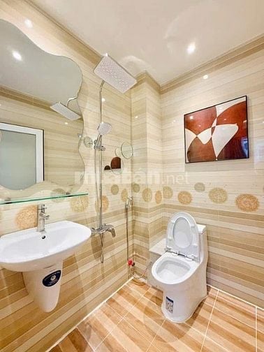 Đi nước ngoài định cư bán gấp nhà ở đường Trần Trọng Cung, phường Phú 